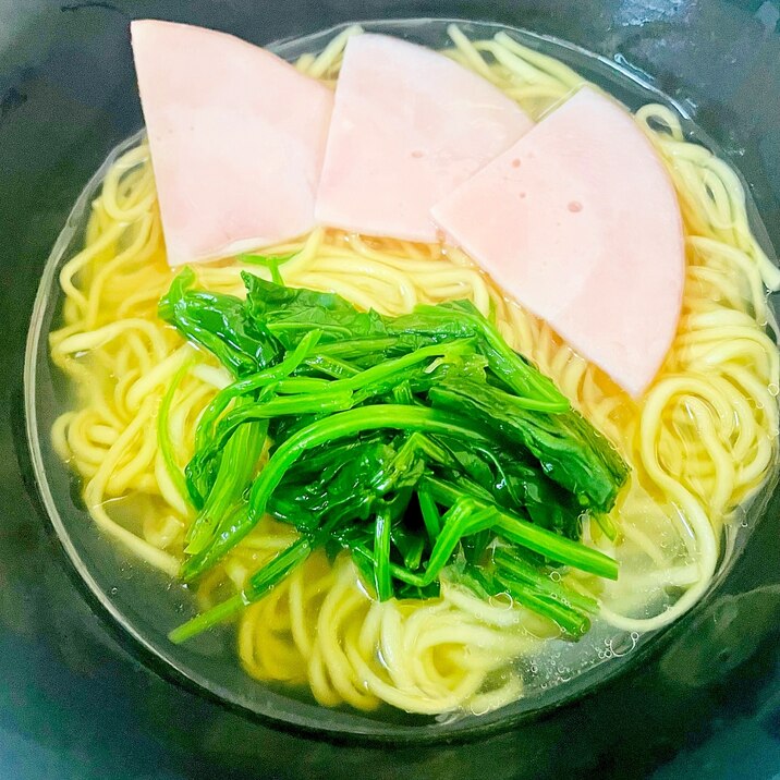 ハムとほうれん草のラーメン